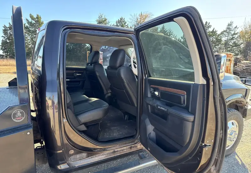 2016 RAM 3500 photo 38