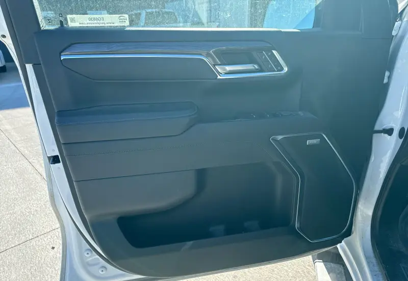 2023 Chevrolet Silverado 1500 LTZ photo 24