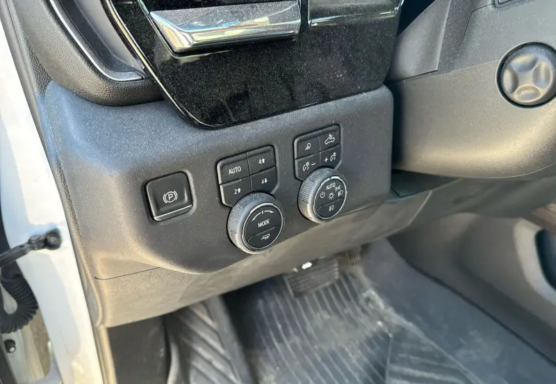 2023 Chevrolet Silverado 1500 LTZ photo 29