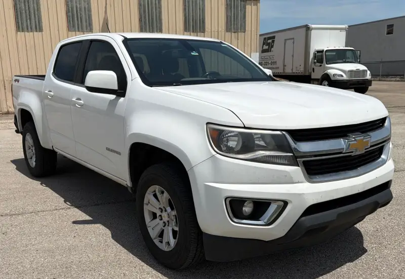 2017 Chevrolet Colorado photo 3