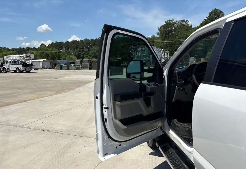 2018 Ford F350 Super Duty photo 48