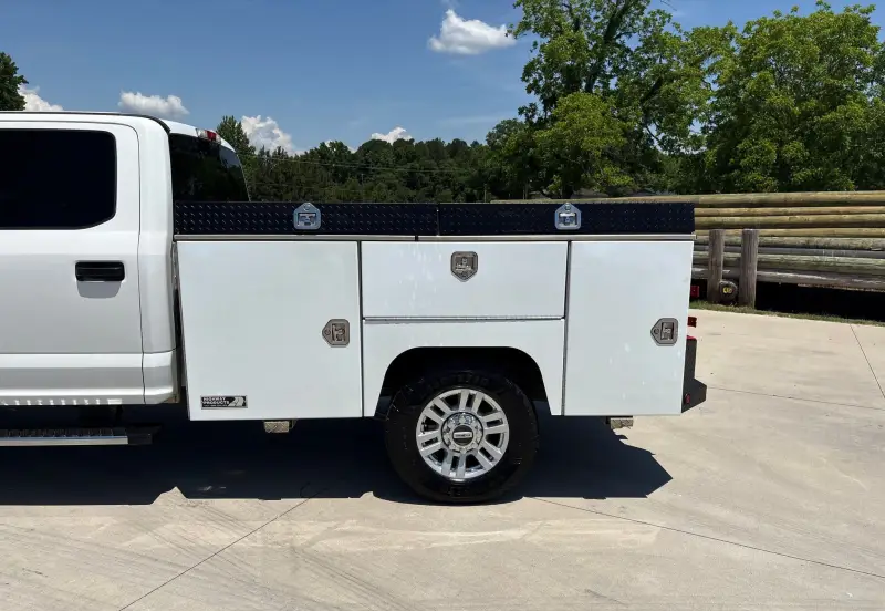 2018 Ford F350 Super Duty photo 9