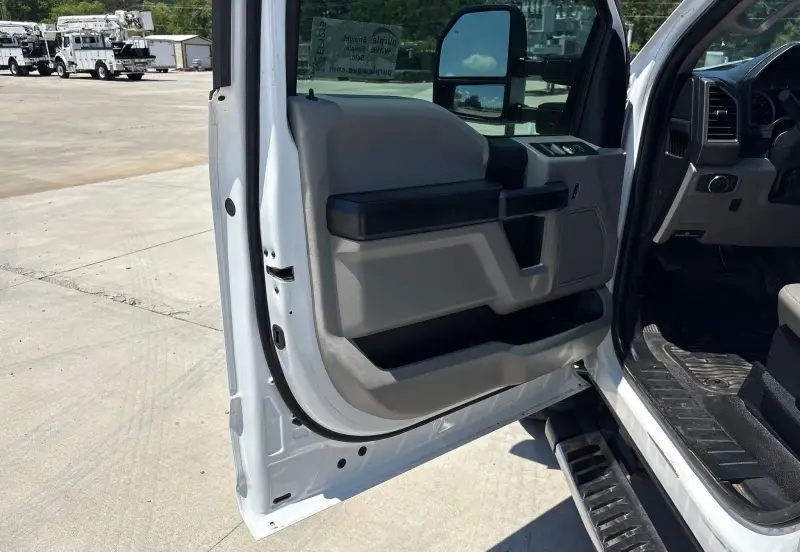 2018 Ford F350 Super Duty photo 49