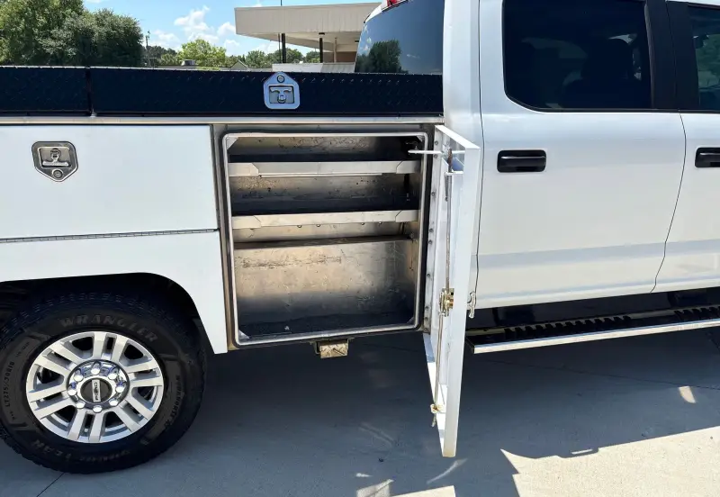2018 Ford F350 Super Duty photo 29